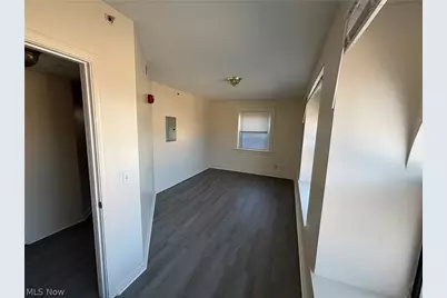 5644 Broadway Avenue #201, Loveland, OH 44127 - Photo 10