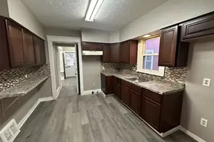 483 Douglas St, Akron, OH 44307 - Photo 2