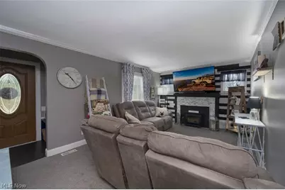 1402 S Chapel Street, Louisville, OH 44641 - Photo 4