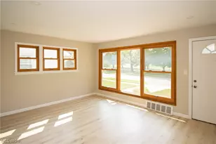 24791 Drakefield Ave, Euclid, OH 44123 - Photo 6