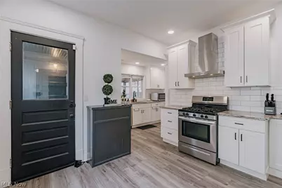 4602 Beta Avenue, Newburgh Heights, OH 44105 - Photo 8