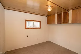 3001 Pepperhill Rd, Akron, OH 44312 - Photo 10