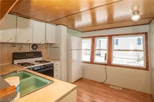 3001 Pepperhill Rd, Akron, OH 44312 - Photo 6