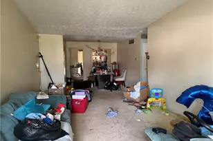 18062 Blandford Rd, Loveland, OH 44121 - Photo 2