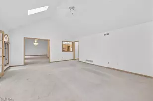 6284 S Applecross Rd, Highland Heights, OH 44143 - Photo 6