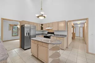 6284 S Applecross Rd, Highland Heights, OH 44143 - Photo 10