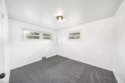 270 Durst Drive NW, Warren, OH 44483 - Photo 12