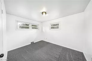 270 Durst Dr NW, Warren, OH 44483 - Photo 12