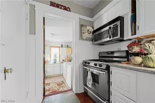461 Eastland Ave, Akron, OH 44305 - Photo 14