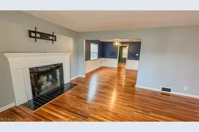 426 Dorchester Road, Akron, OH 44320 - Photo 2