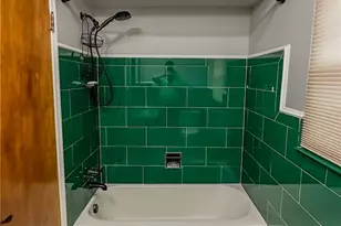 426 Dorchester Rd, Akron, OH 44320 - Photo 12