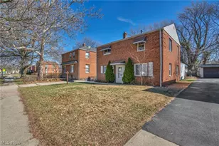 275 E 200th St, Euclid, OH 44119 - Photo 4