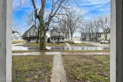 240 1st Street NW, Barberton, OH 44203 - Photo 10