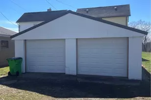 917 Herbig Ave, Coshocton, OH 43812 - Photo 4