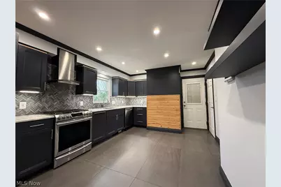 409 Melbourne Avenue, Boardman, OH 44512 - Photo 2