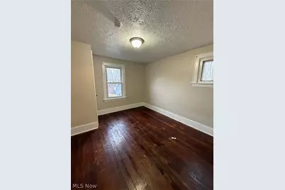 805 Carpenter, Akron, OH 44310 - Photo 2