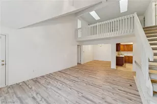 4204 Castle Ridge, Copley, OH 44321 - Photo 2