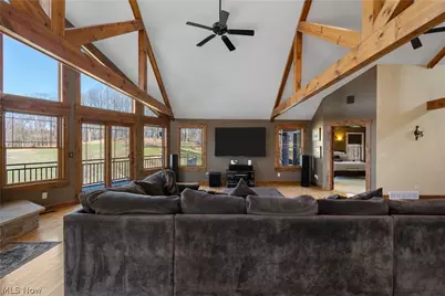 2517 Golfview Drive NE, New Philadelphia, OH 44663 - Photo 8