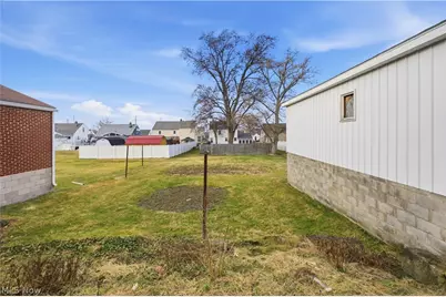 227 E Wilson Street, Struthers, OH 44471 - Photo 32