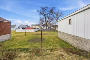 227 E Wilson St, Struthers, OH 44471 - Photo 32