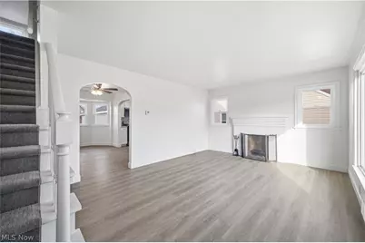 227 E Wilson Street, Struthers, OH 44471 - Photo 2