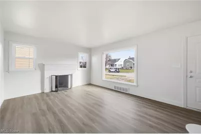 227 E Wilson Street, Struthers, OH 44471 - Photo 4