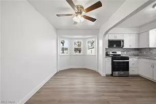 227 E Wilson St, Struthers, OH 44471 - Photo 8