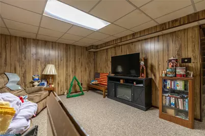 408 4th Street NE, New Philadelphia, OH 44663 - Photo 14