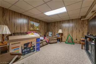 408 4th St NE, New Philadelphia, OH 44663 - Photo 16