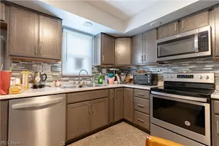 408 4th St NE, New Philadelphia, OH 44663 - Photo 6