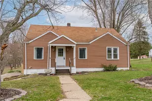 1889 Faircrest St SE, Canton, OH 44707 - Photo 2