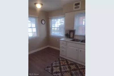 279 E Baird Avenue, Barberton, OH 44203 - Photo 4