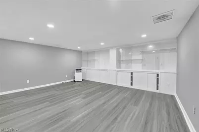 1417 Harrisburg Road NE, Canton, OH 44705 - Photo 14