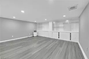 1417 Harrisburg Rd NE, Canton, OH 44705 - Photo 14