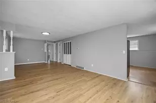 553 Delaware Ave, Elyria, OH 44035 - Photo 14