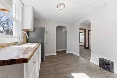 1136 Smith Avenue SW, Canton, OH 44706 - Photo 10