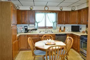 667 Hyatt Ave, Campbell, OH 44405 - Photo 4