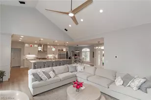 11565 Robin Wood Ln, Chagrin Falls, OH 44023 - Photo 6