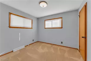 3185 Sunnybrooke Dr, Youngstown, OH 44511 - Photo 20