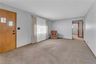 3185 Sunnybrooke Dr, Youngstown, OH 44511 - Photo 10