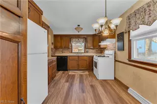 3185 Sunnybrooke Dr, Youngstown, OH 44511 - Photo 12