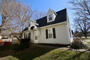 6694 Connecticut Colony Cir, Mentor, OH 44060 - Photo 2