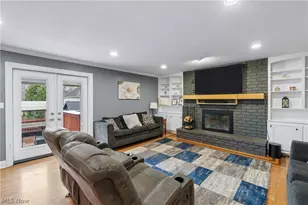 417 Forest Ln, Wadsworth, OH 44281 - Photo 6