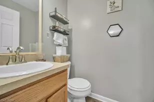 34955 Northview Cir, North Ridgeville, OH 44039 - Photo 8