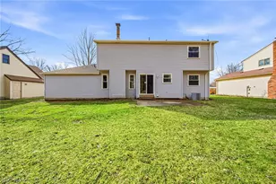 6977 Grace Dr, Olmsted Twp, OH 44138 - Photo 32