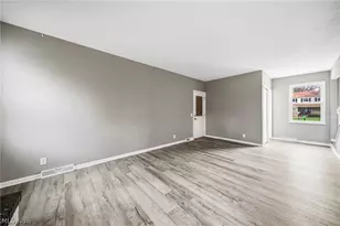 6977 Grace Dr, Olmsted Twp, OH 44138 - Photo 14