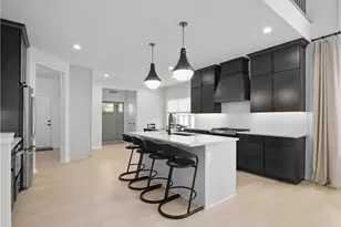 143 Town Centre Dr, Grandview Heights, OH 44147 - Photo 6