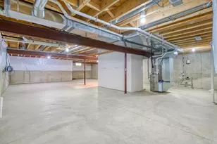 143 Town Centre Dr, Grandview Heights, OH 44147 - Photo 36