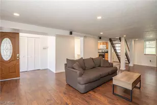 266 Hazelwood Ave, Barberton, OH 44203 - Photo 4