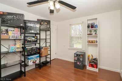 266 Hazelwood Avenue, Barberton, OH 44203 - Photo 16